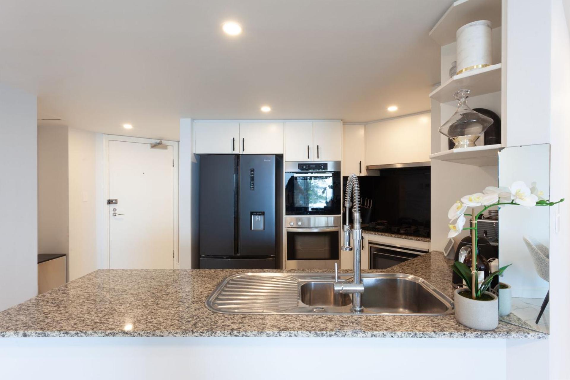 Oceanfront Oasis, Manly Apartment
